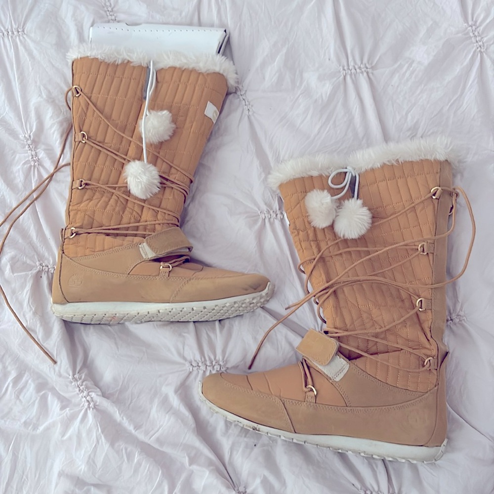 Rare timberland knee high fur snow boots with fur size 10